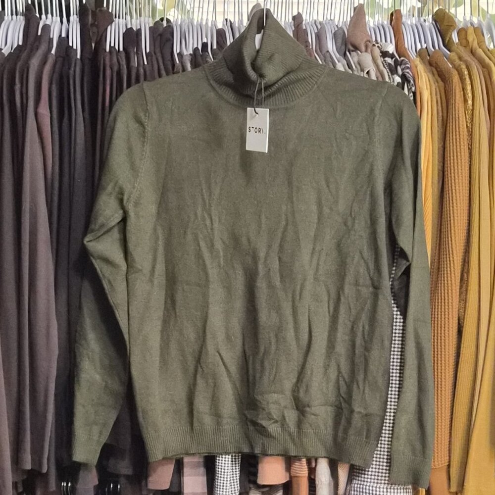 NWT Story Collective Flat Knit Turtleneck